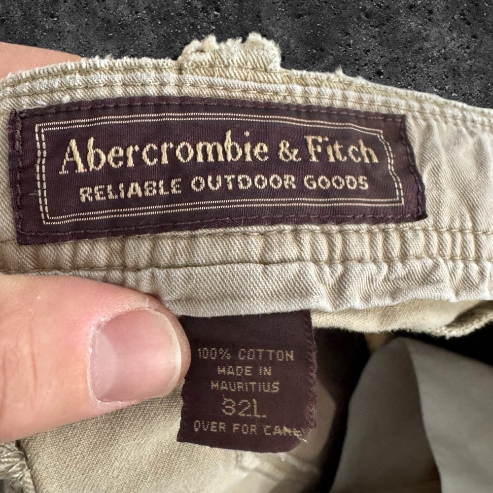 Abercrombie & Fitch Mens Khaki Cargo Shorts Raw Hem Tan Cotton 32L - Picture 3 of 7
